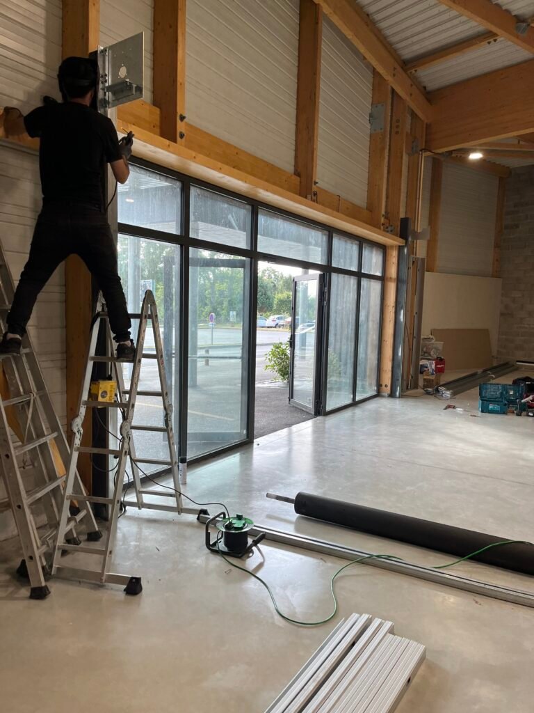 ⚡ Services d’Installation et Modernisation de Rideaux Métalliques ⚡ Services d’Installation et Modernisation de Rideaux Métalliques